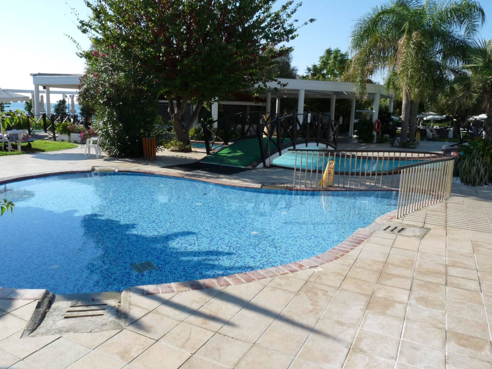 Teil vom Pool Hotel Calypso Beach