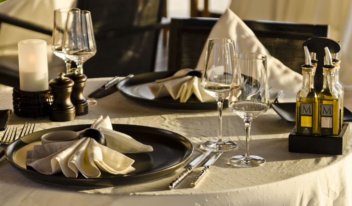 A la Carte restaurant Mirihi Island Resort