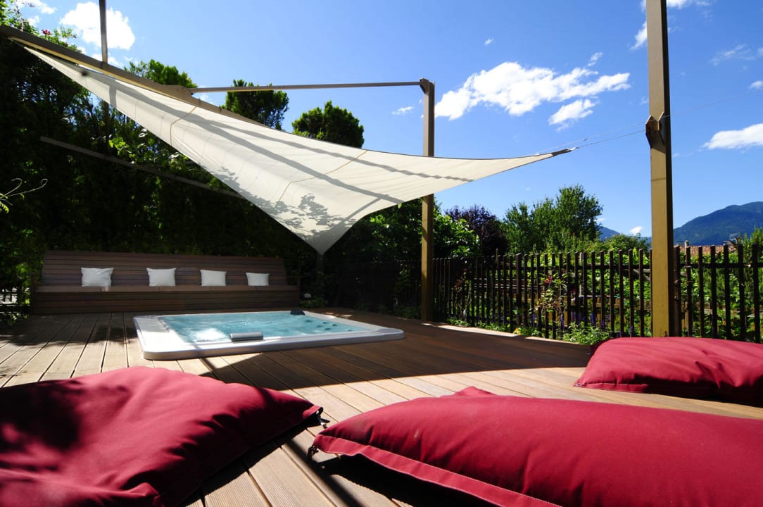 Whirlpool 36° Hotel Gartenresidence Zea Curtis