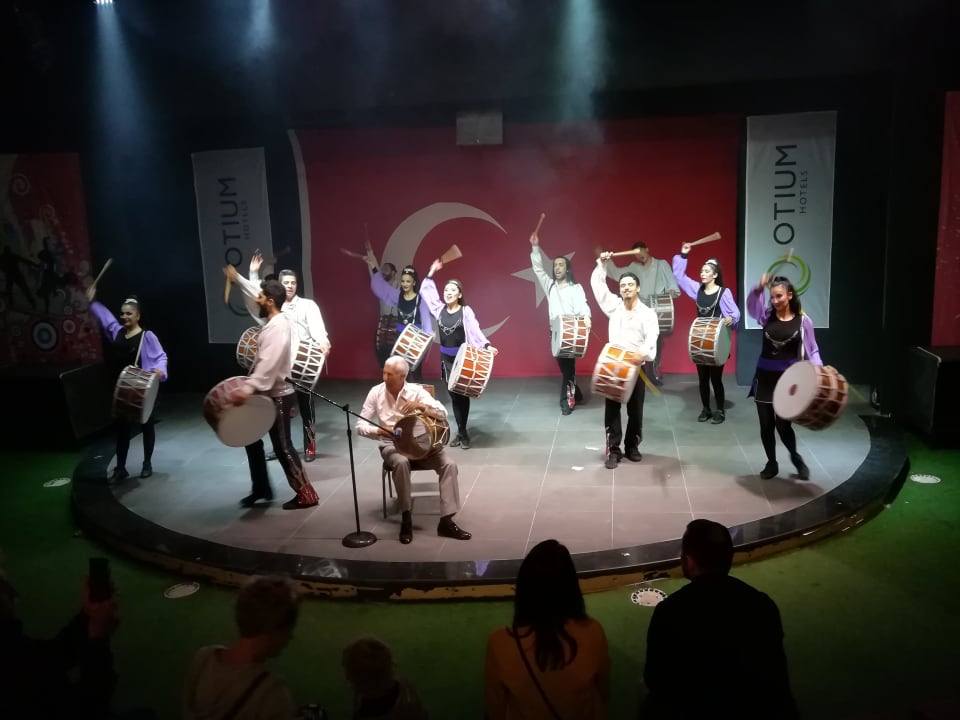 Abendshow im Amphitheater Monachus Family Resort Sorgun