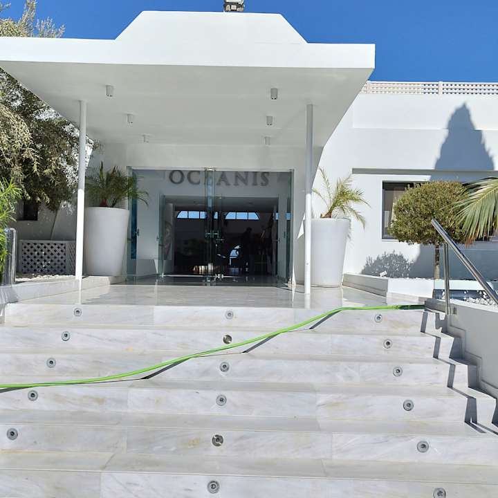 Außenansicht TUI BLUE Oceanis Beach and Spa Resort