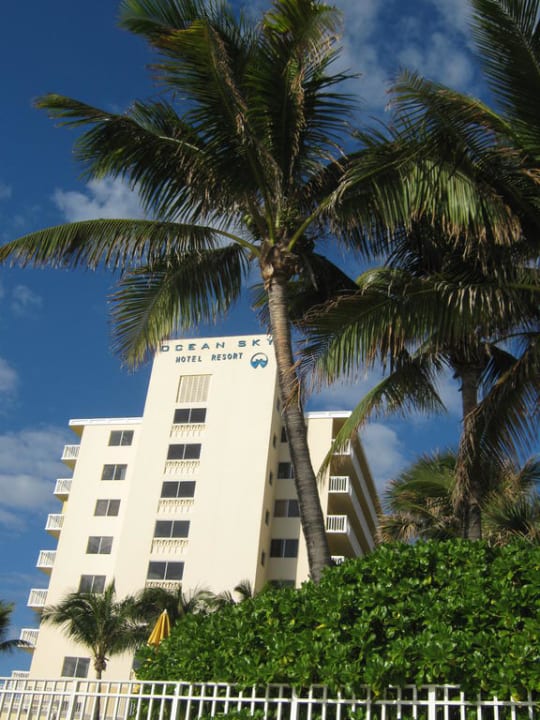 Hotel vom Strand aus. Hotel Ocean Sky Beach Resort