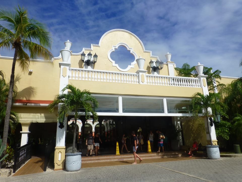 Außenansicht Hotel Riu Tequila