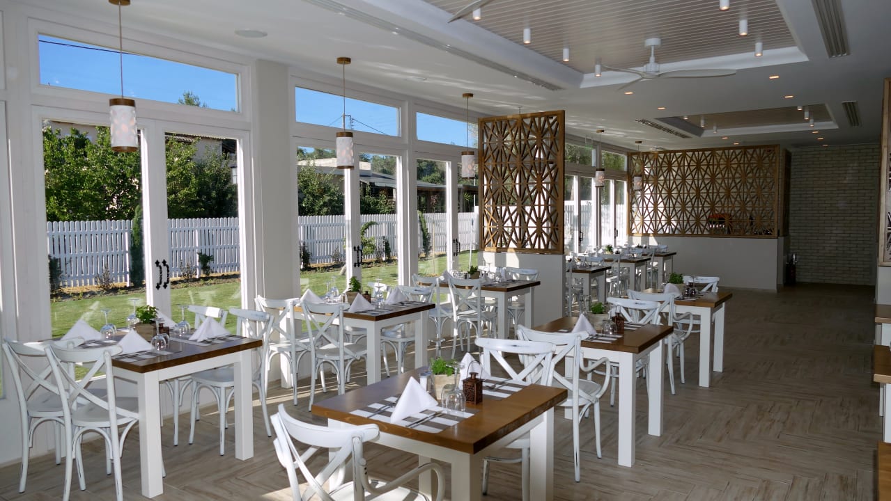 Restaurant Luna Rosa Capo Di Corfu  (Im Umbau/Renovierung)