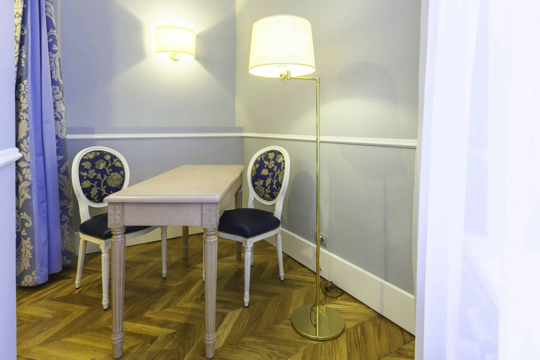 Deluxe Room Workdesk Demetra Art Hotel