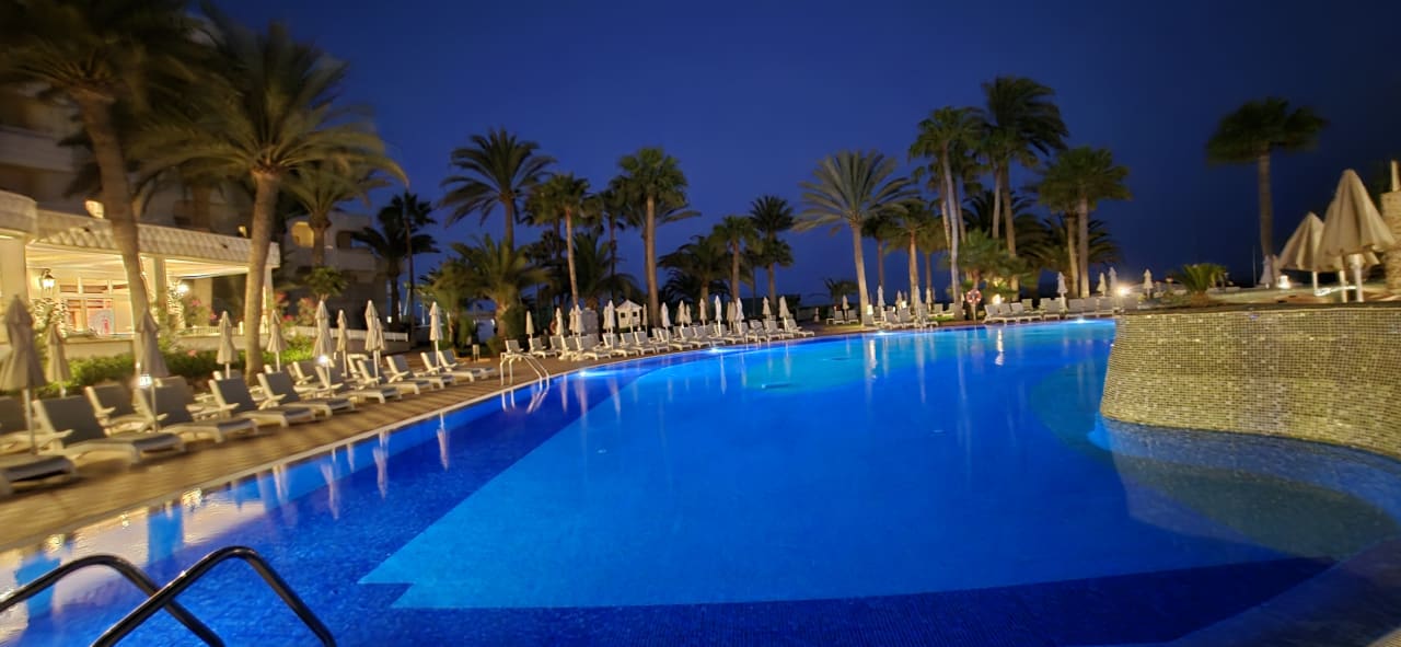 Pool Hotel Riu Palace Tres Islas