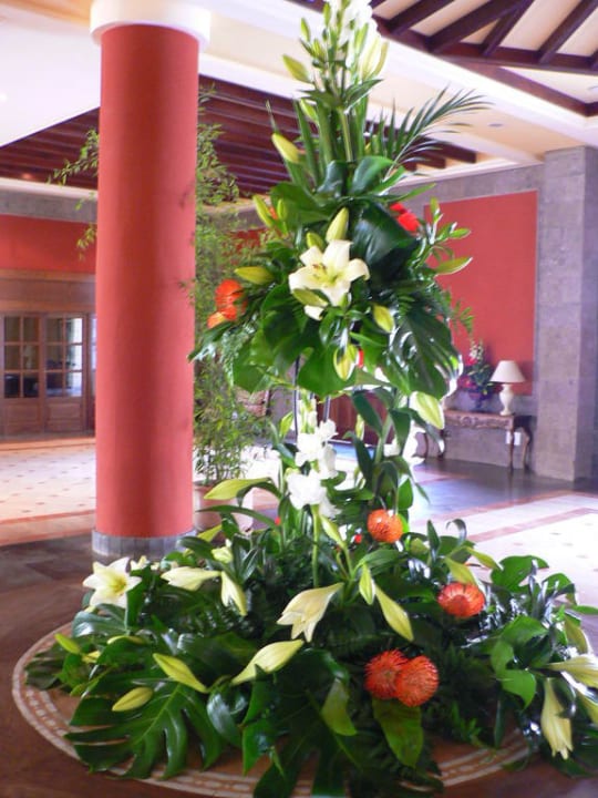 Blumenarrangement im Eingangsbereich Gran Tacande Wellness & Relax Costa Adeje