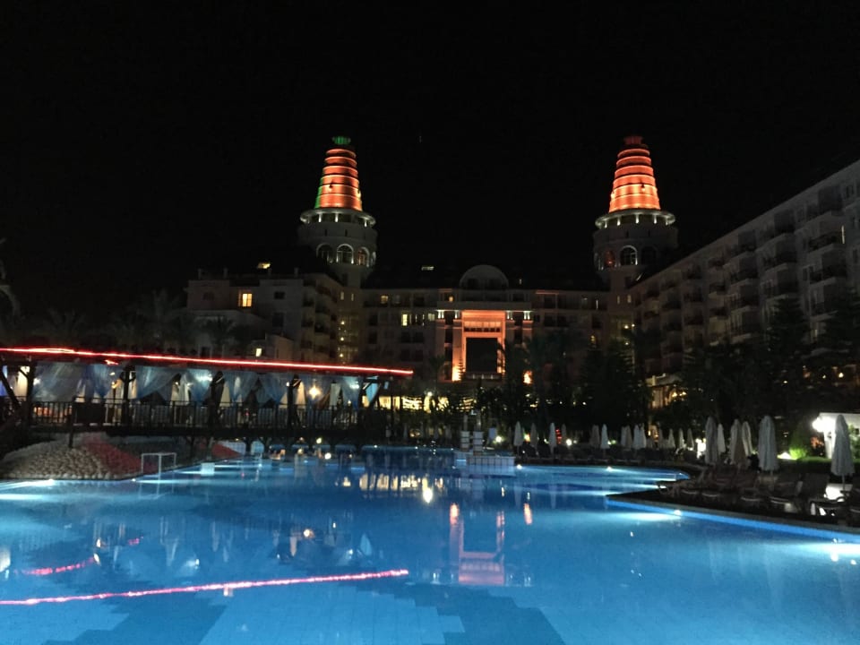 Pool am Abend Hotel Delphin Diva