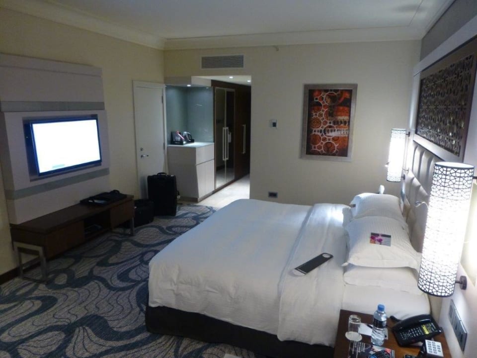 Classic Room (King size bed) InterContinental Doha