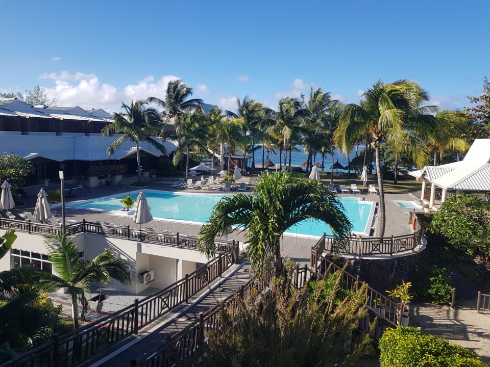 Gartenanlage Le Peninsula Bay Beach Resort & Spa