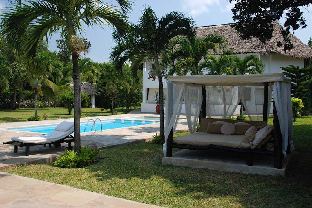 Schick das bloss nicht Deinen Chef! Hotel Karibuni Rafiki Beach Resort