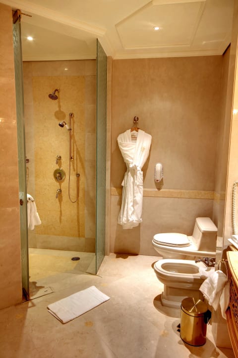 Bad Coral Room 353 Emirates Palace Mandarin Oriental