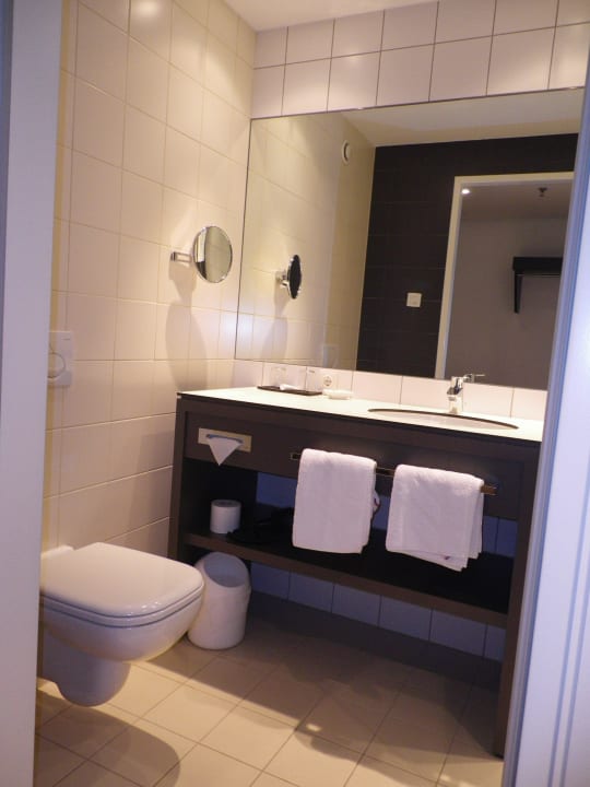 Bad/ WC Hilton Garden Inn Innsbruck Tivoli