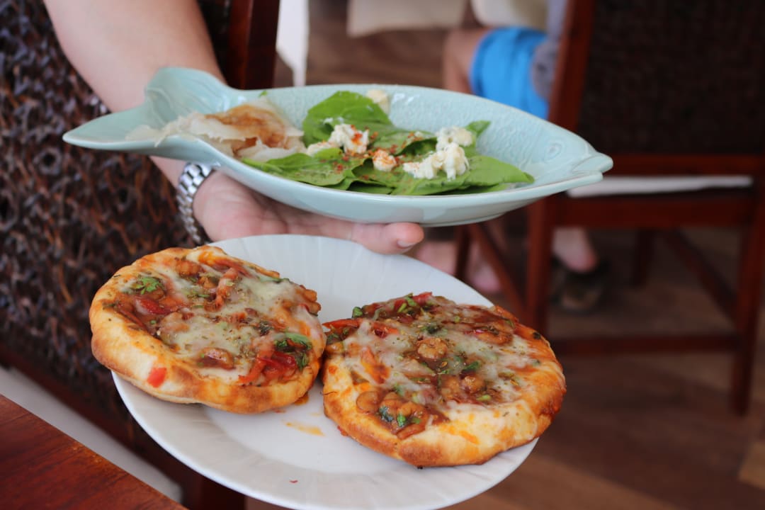 Pizza nach Wunsch belegt  Diamonds Thudufushi