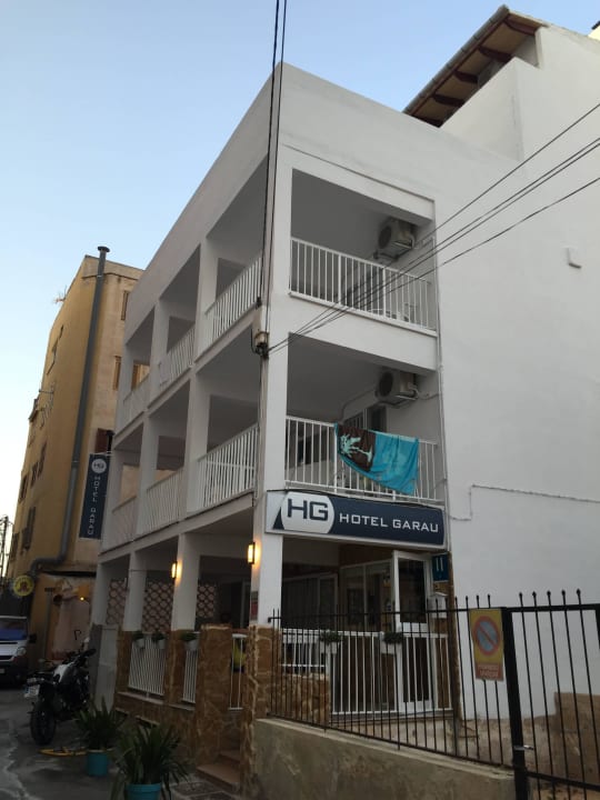 Blick von der Strasse aus Hotel Garau