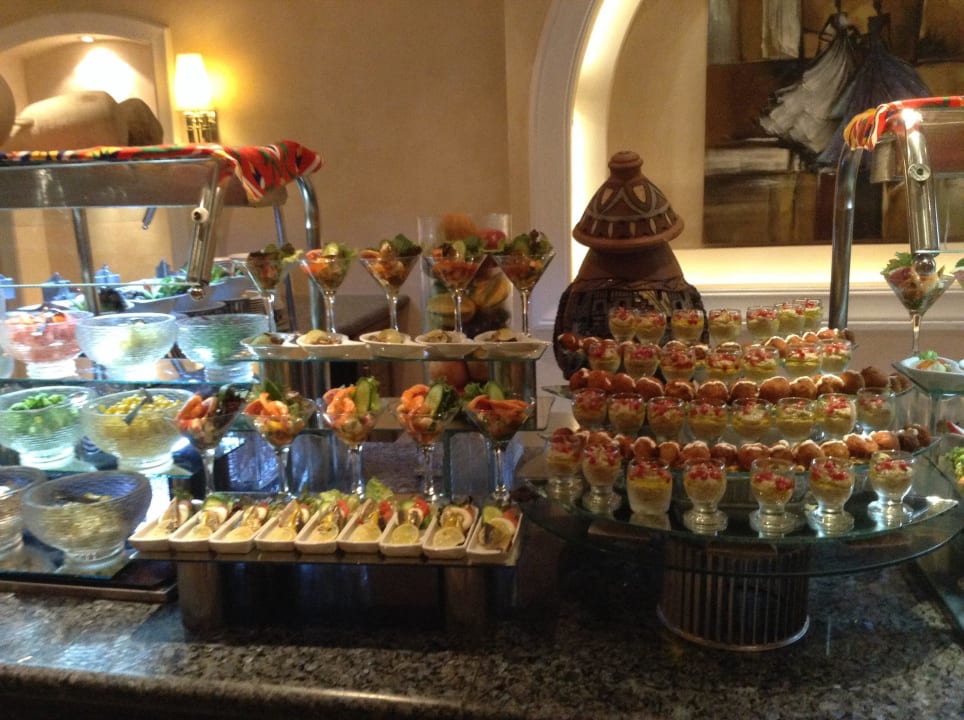 Food display Premier Le Reve Hotel & Spa