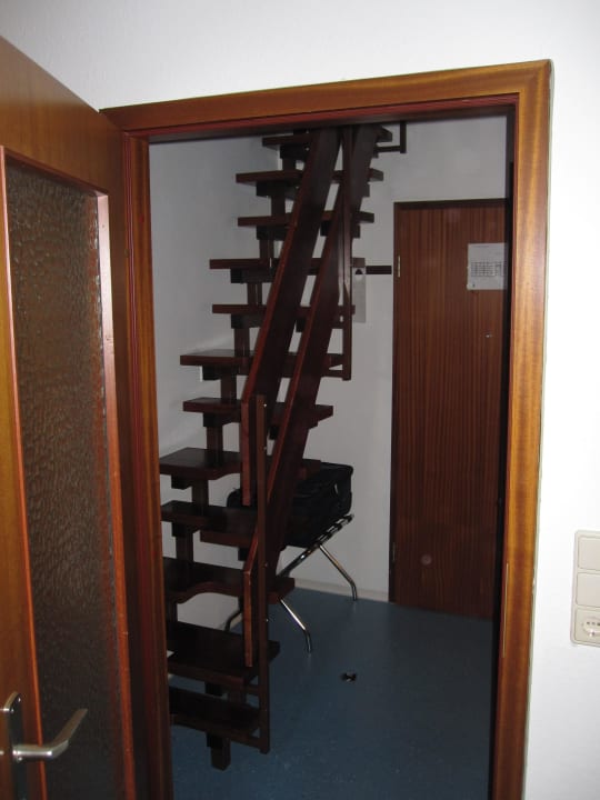 Treppe ins Obergeschoss acora Karlsruhe Zentrum Living the City