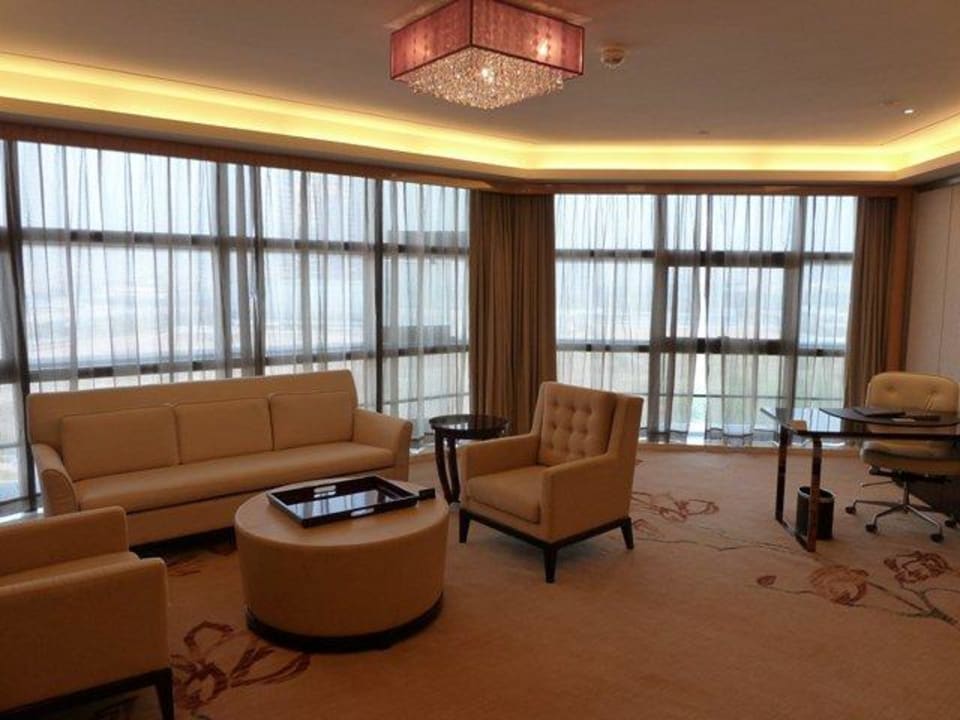 Wohnbereich Hilton Hotel Guangzhou Baiyun