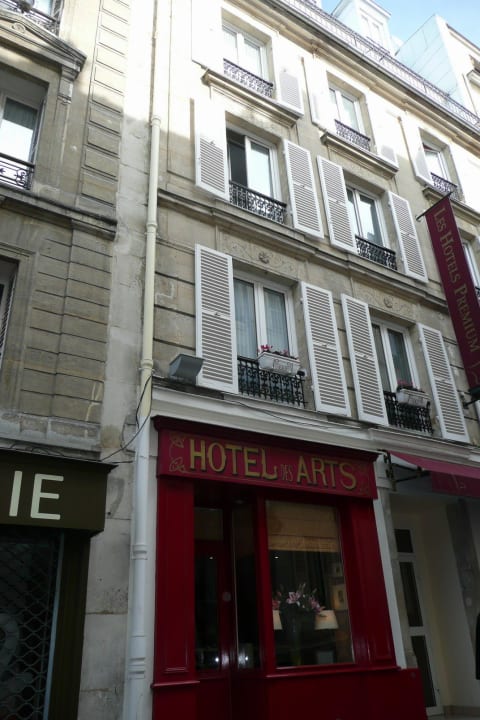 Das Hotel von der Straßenseite Hotel des Arts Montmatre