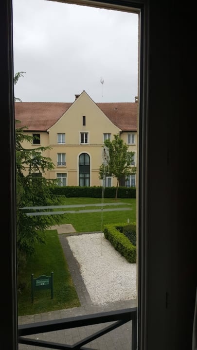 Verdreckte Fenster Campanile Val de France