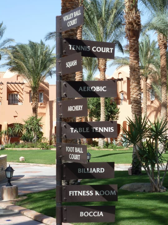 Wegweiser                                          Jaz Makadi Oasis Resort