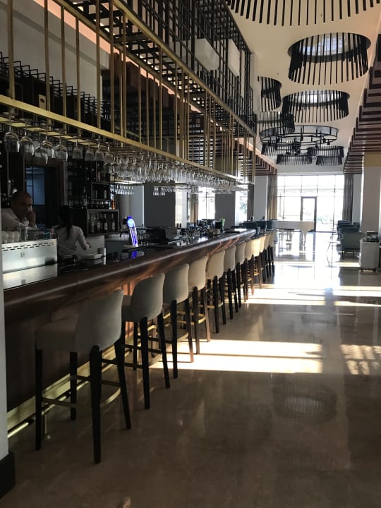 Restaurant Acanthus Cennet Barut Collection