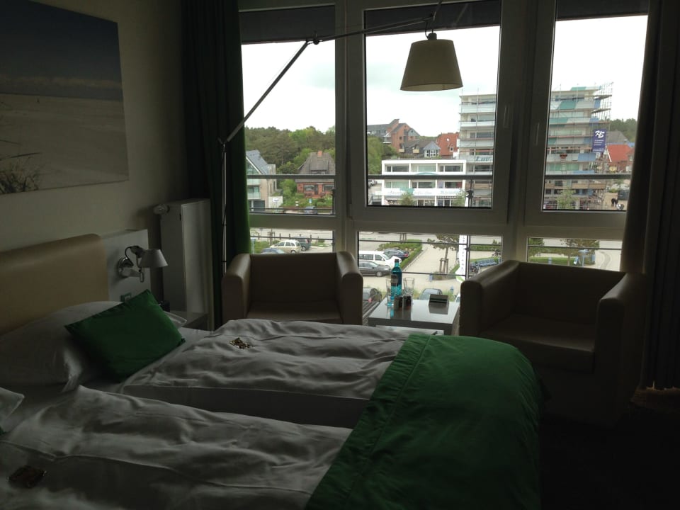 Zimmer und Ausblick Strandgut Resort