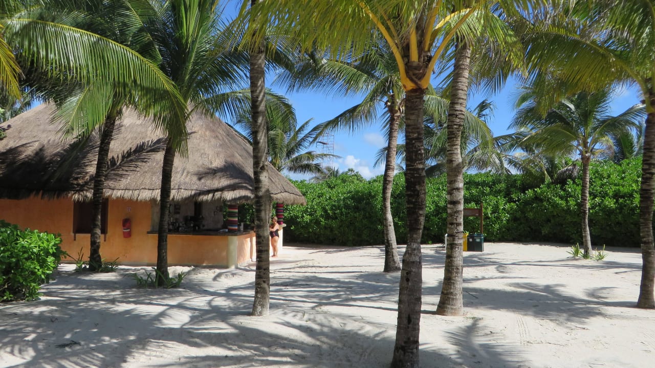 Bar am Strand Grand Palladium Kantenah Resort & Spa