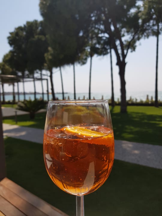 Ausblick Acanthus Cennet Barut Collection