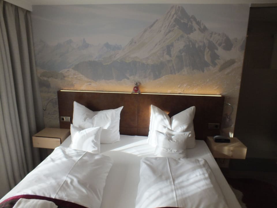 Zimmer 321 Doppelbett Hotel Tanneck