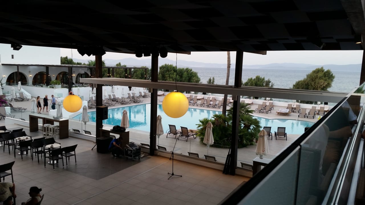 Poolbar und Pool TUI BLUE Oceanis Beach and Spa Resort