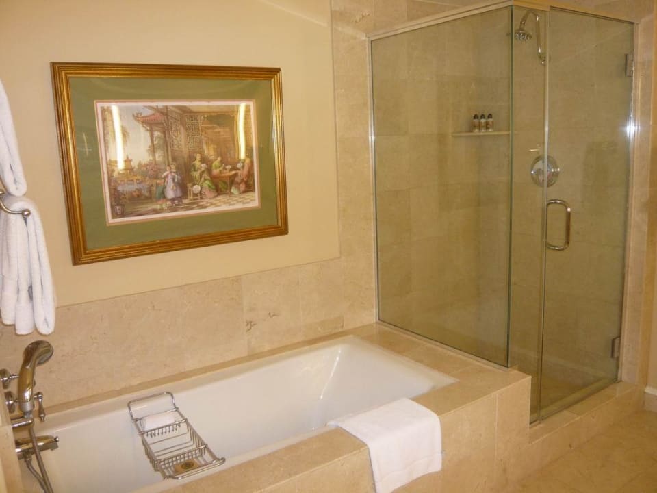 Bad Hotel Four Seasons Resort Lanai at Manele Bay