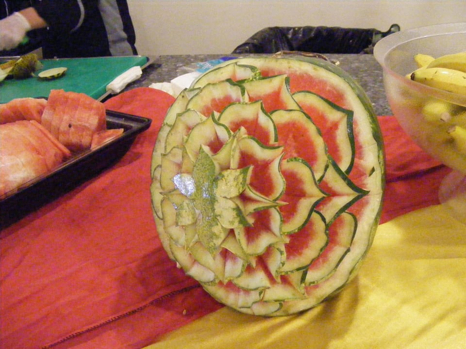 Kunstvoll geschnitzte Melone Calimera Serra Palace