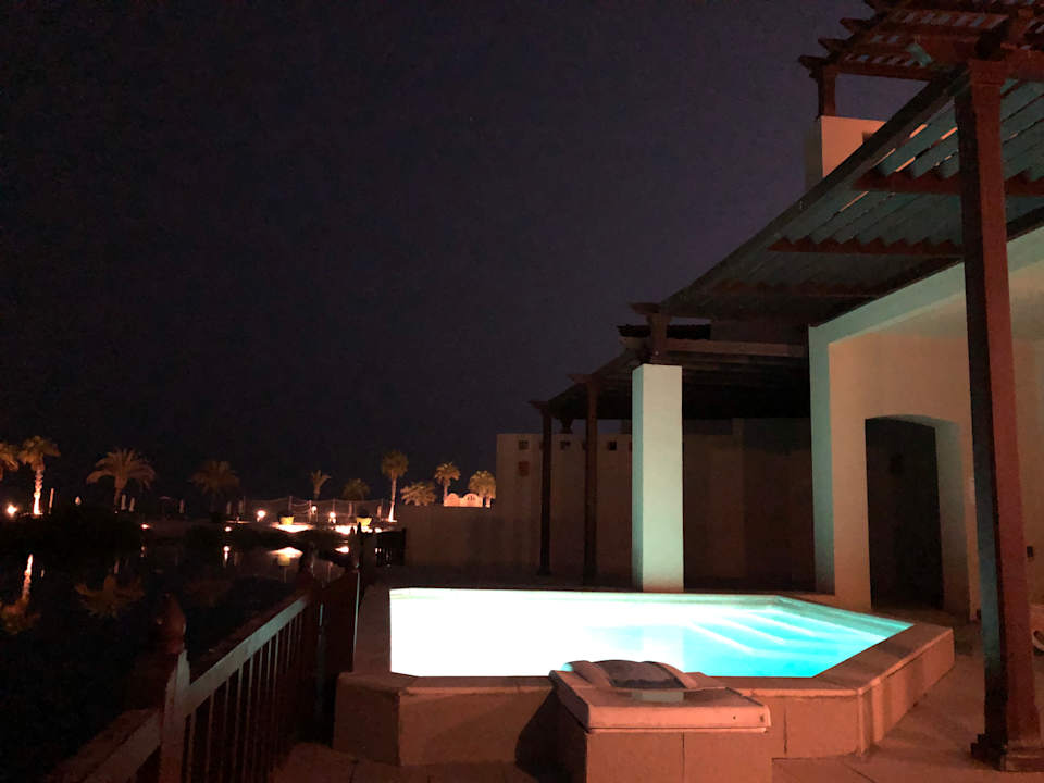 Pool The Cove Rotana Resort