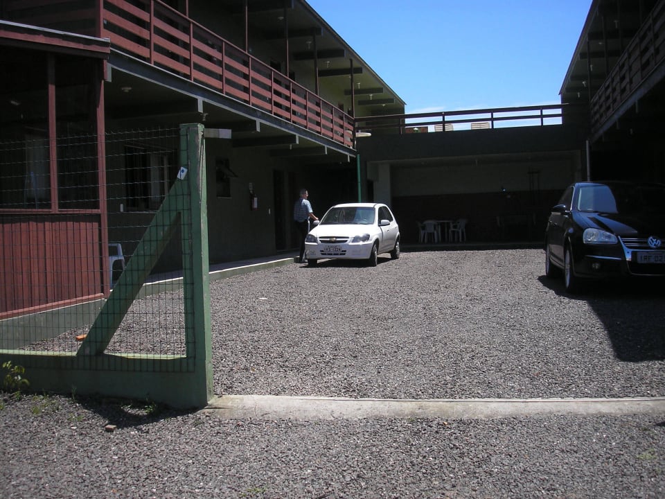 Einfahrt zum Hotel Hotel Girassol