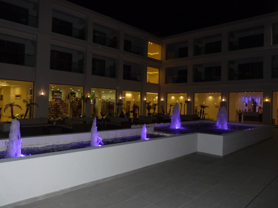 Déco Asterias Beach Resort