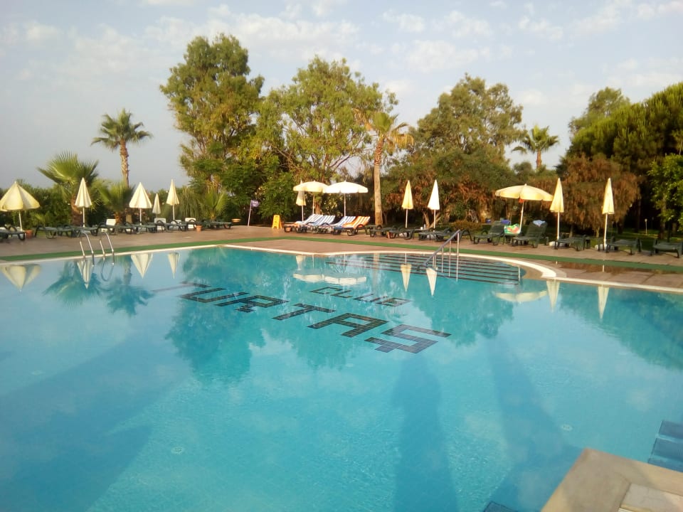 Pool Club Turtas Beach Hotel