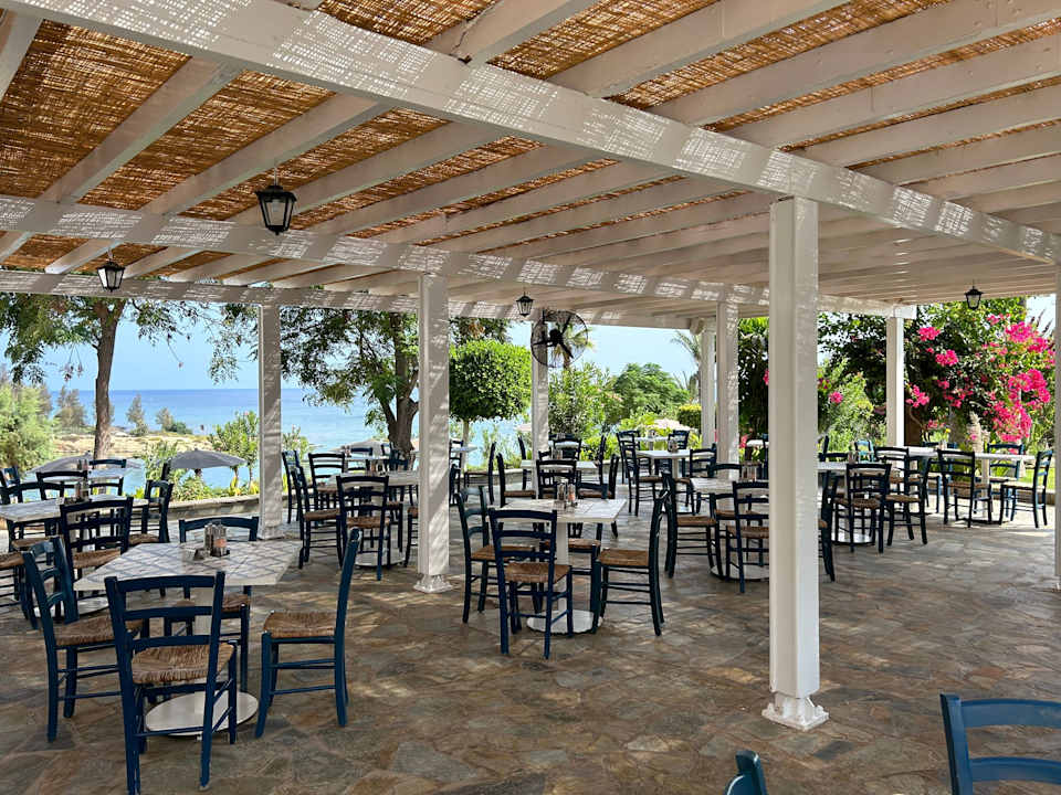 Gastro Crystal Springs Beach Hotel