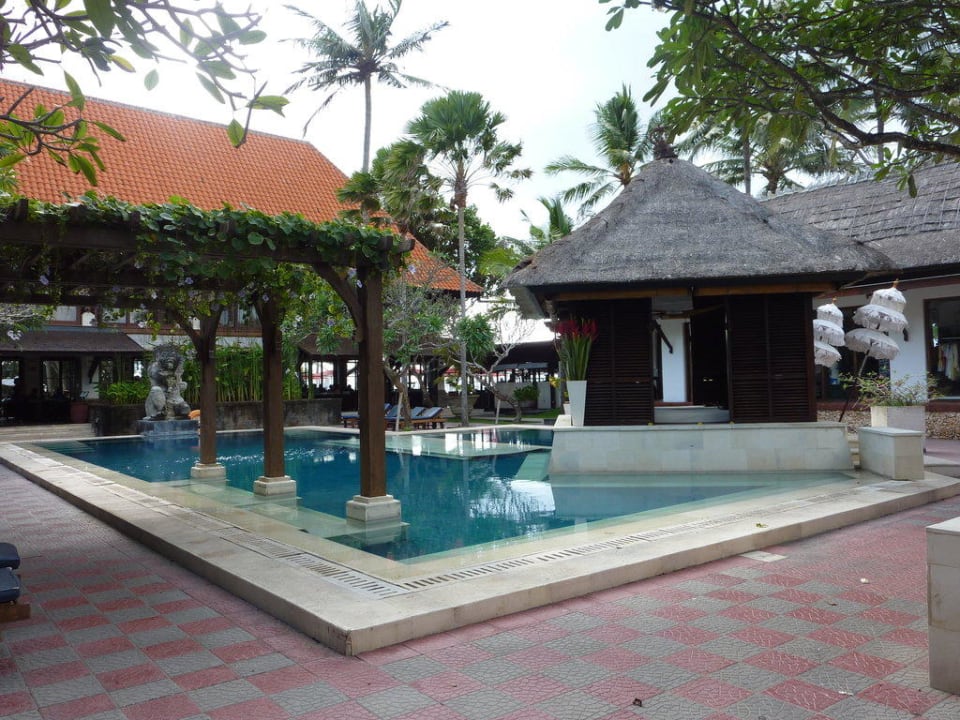 Der Spapool Puri Santrian