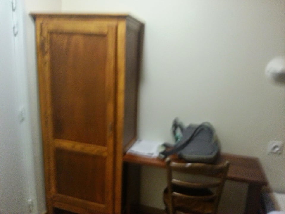 Blick in das Zimmer Kloster La Salette