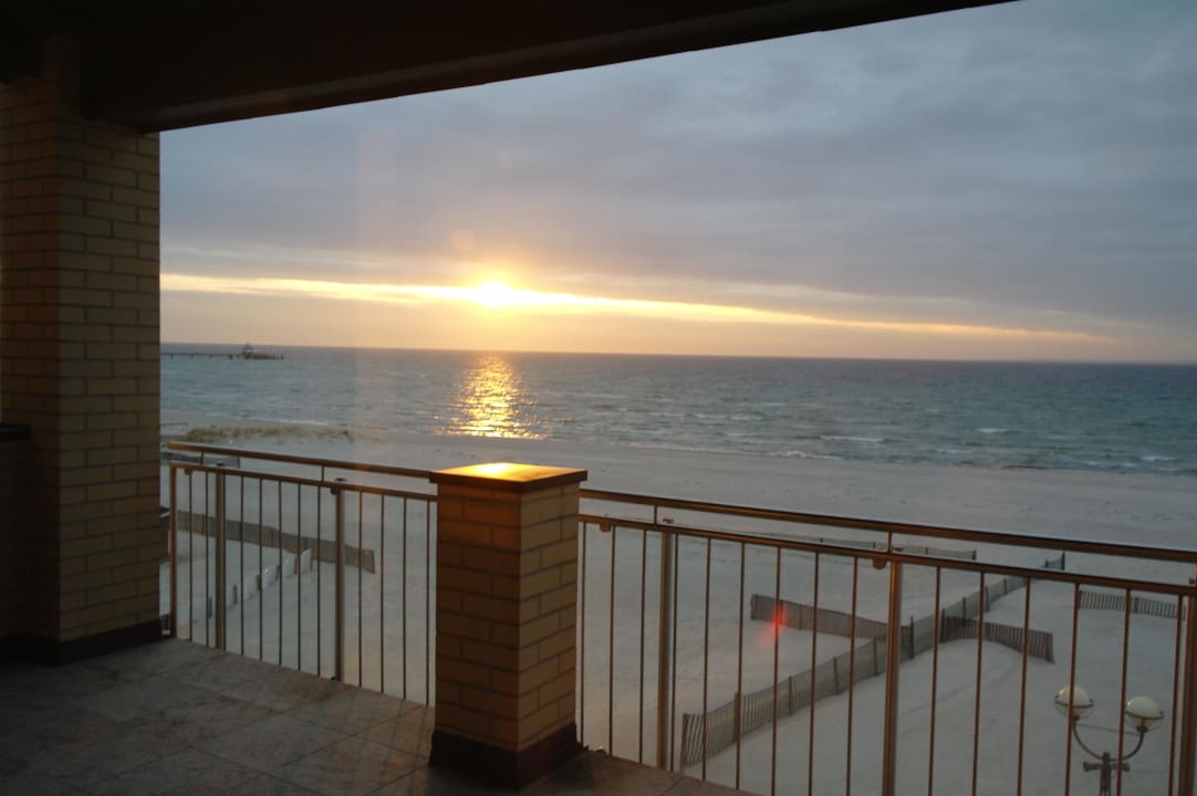 Sonnenaufgang  Strandhotel Grömitz