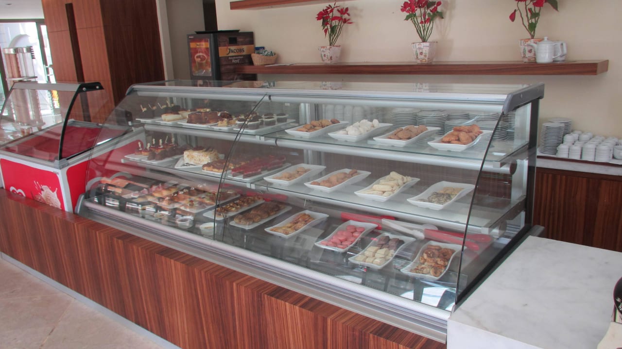 Caffee offen von 10 bis 18 uhr  Barut Hemera