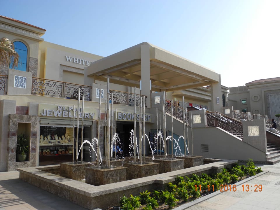 Hauptportal Strasse Pickalbatros White Beach Resort - Hurghada