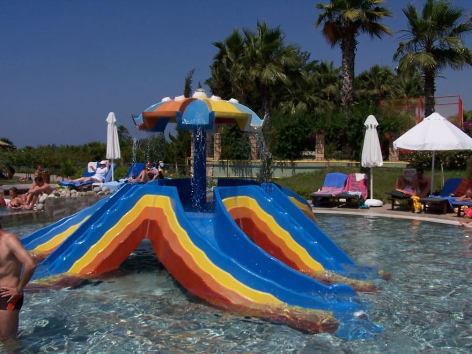 Kleinkindpool im Amazon Club Grand Side