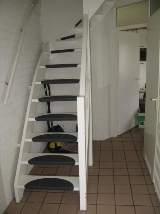 Die steile Treppe ins Obergeschoss Center Parcs Park Zandvoort
