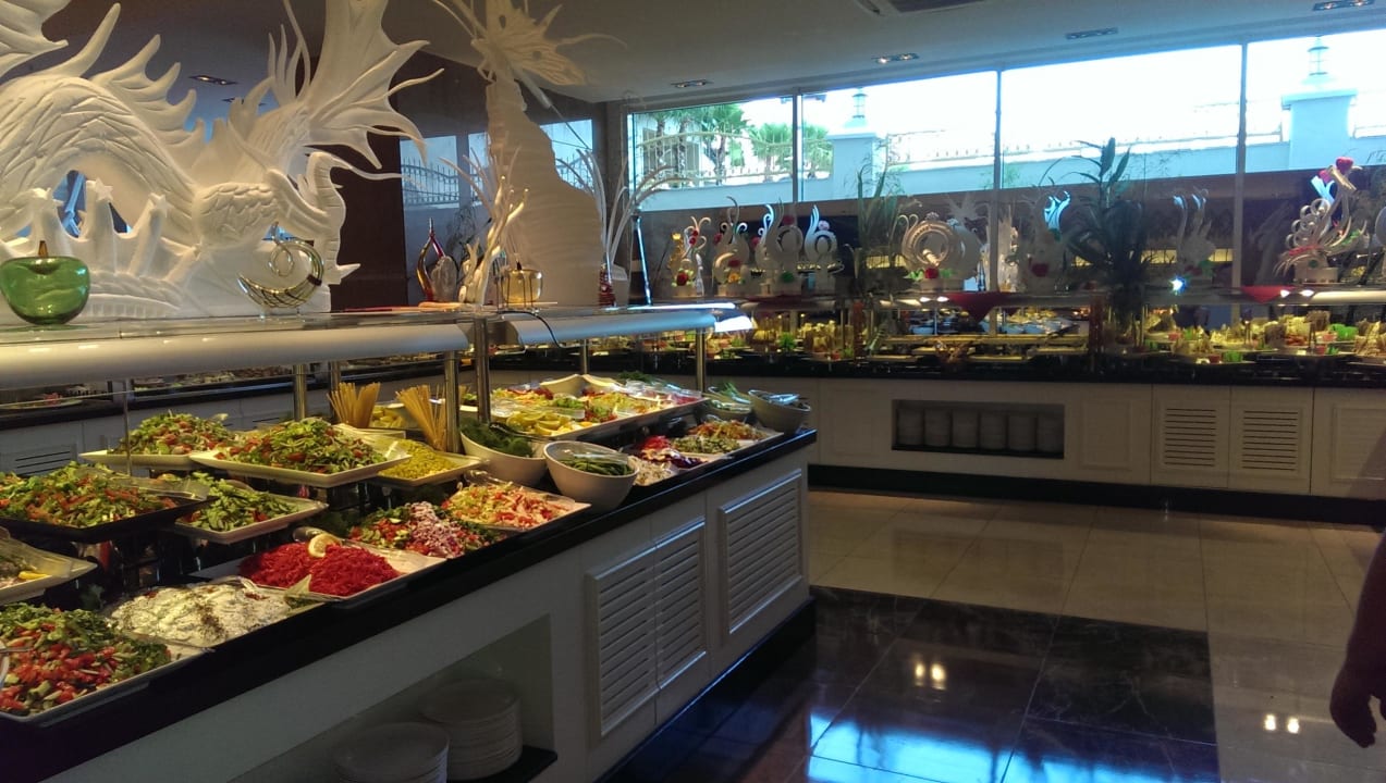 Abendbuffet Well Palace Side