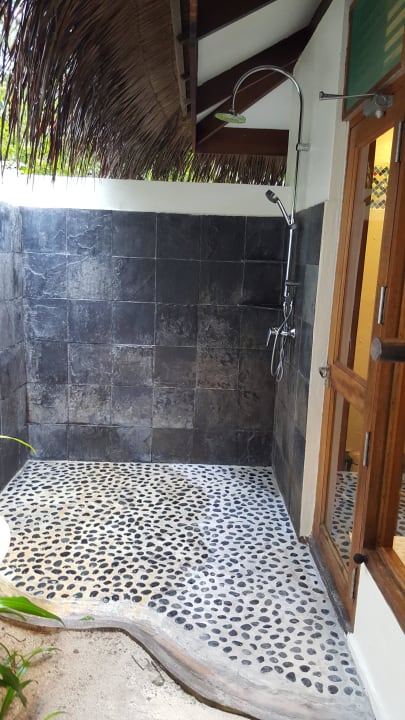 Aussendusche Kuramathi Maldives