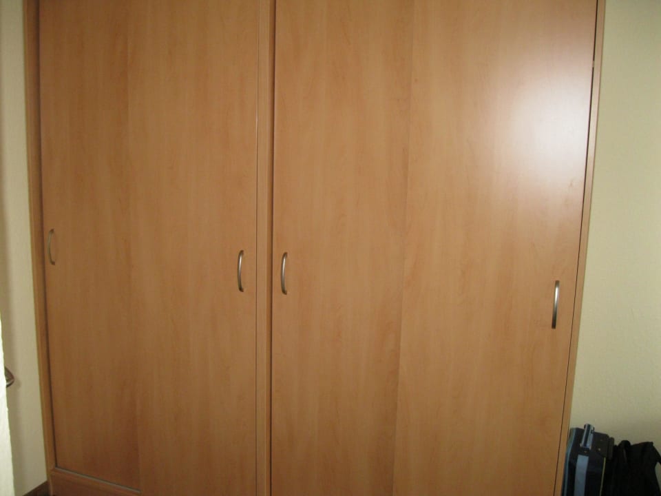 Schrank Ferienwohnungen Ferienpark Weissenhäuser Strand