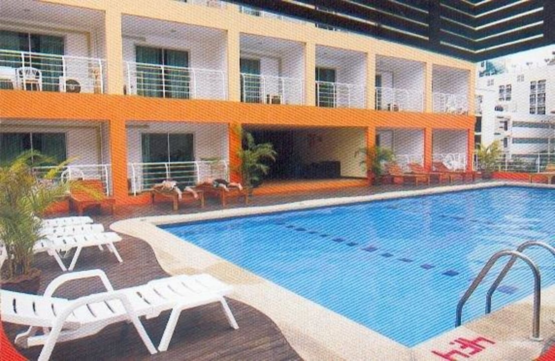 Poolanlage Hotel Eastiny Plaza