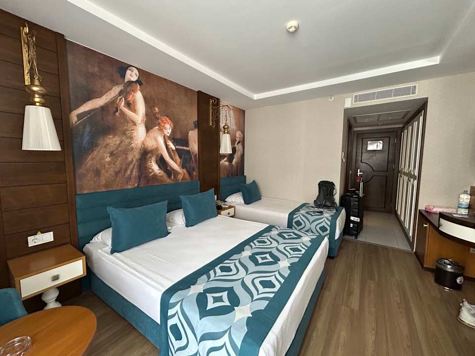 Zimmer Dream World Resort & Spa